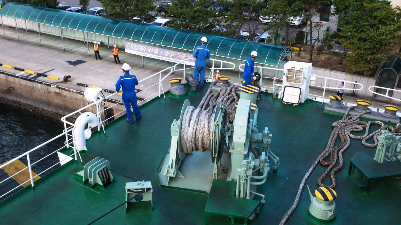 Water transport deck and engine room crew